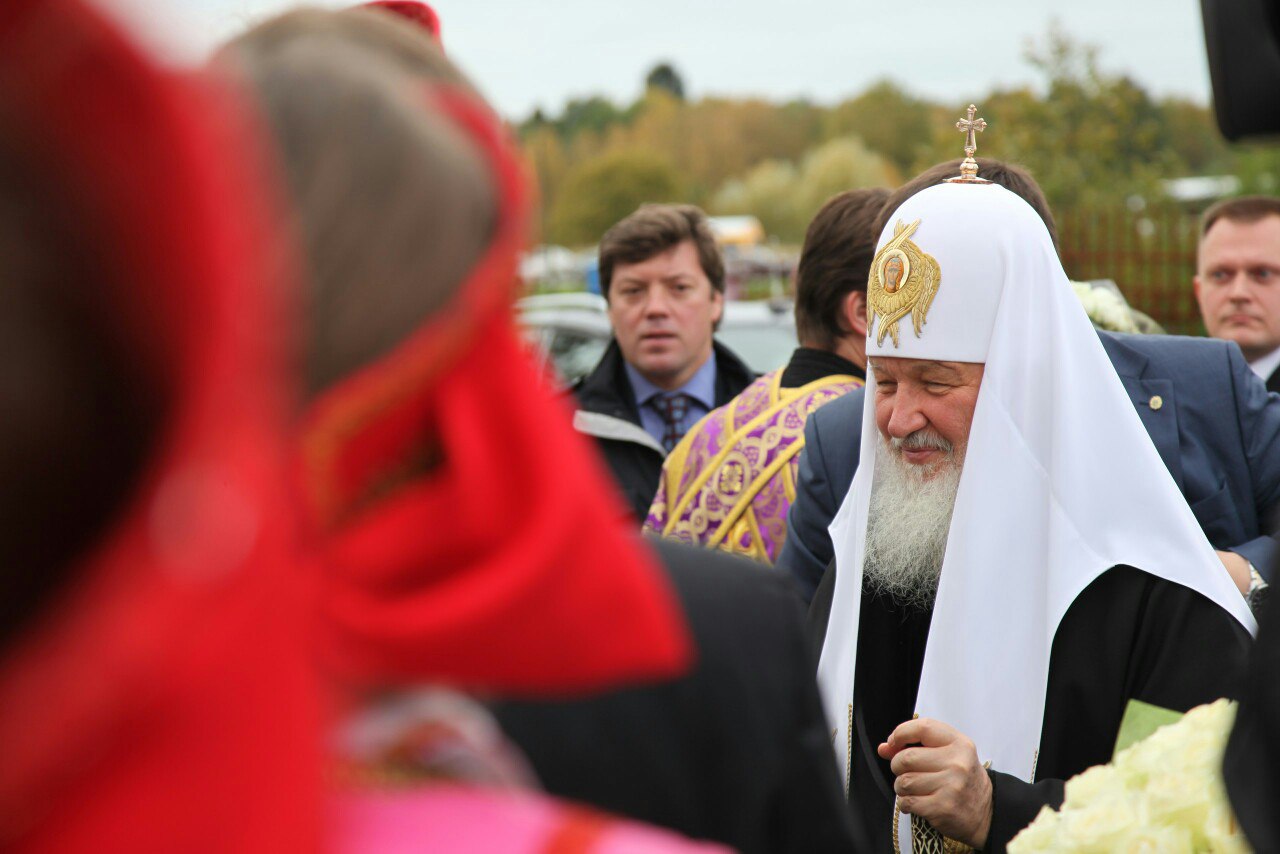Патриарх Кирилл ставит подпись ЗА запрет абортов